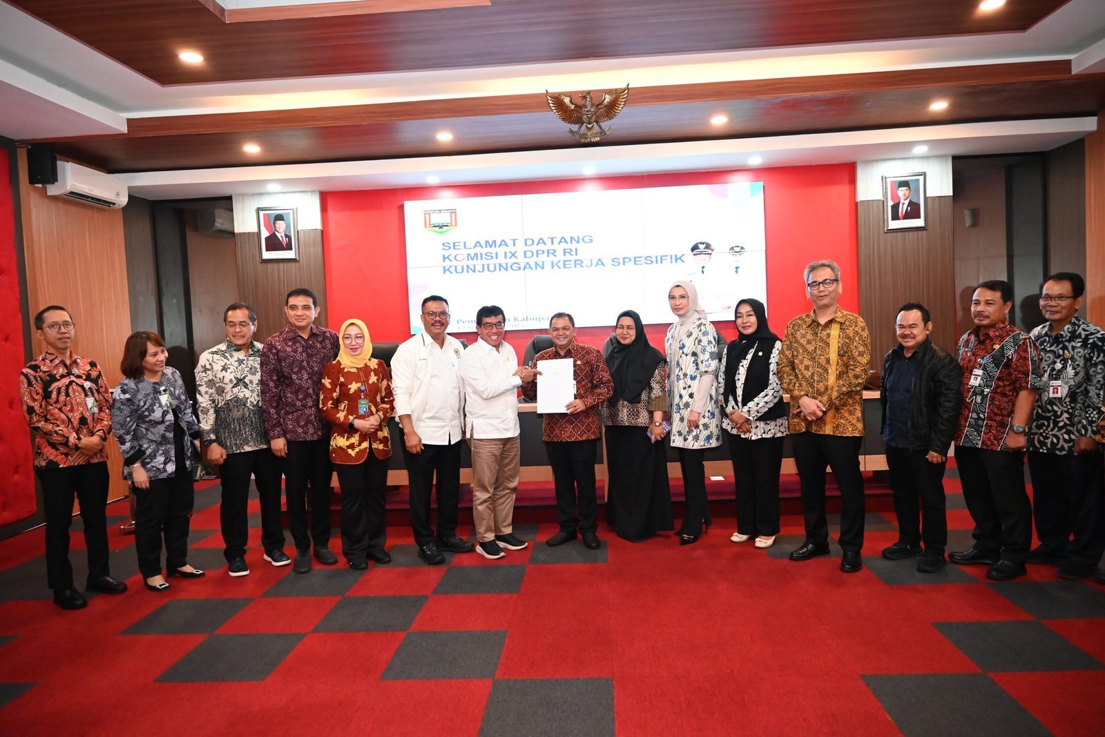 Jaga Kesehatan Pekerja, Komisi IX Dorong Penerapan Upah UMK Berjalan Konsisten